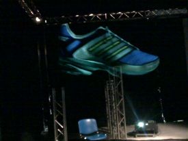 Proiezione gigante scarpa in 3D